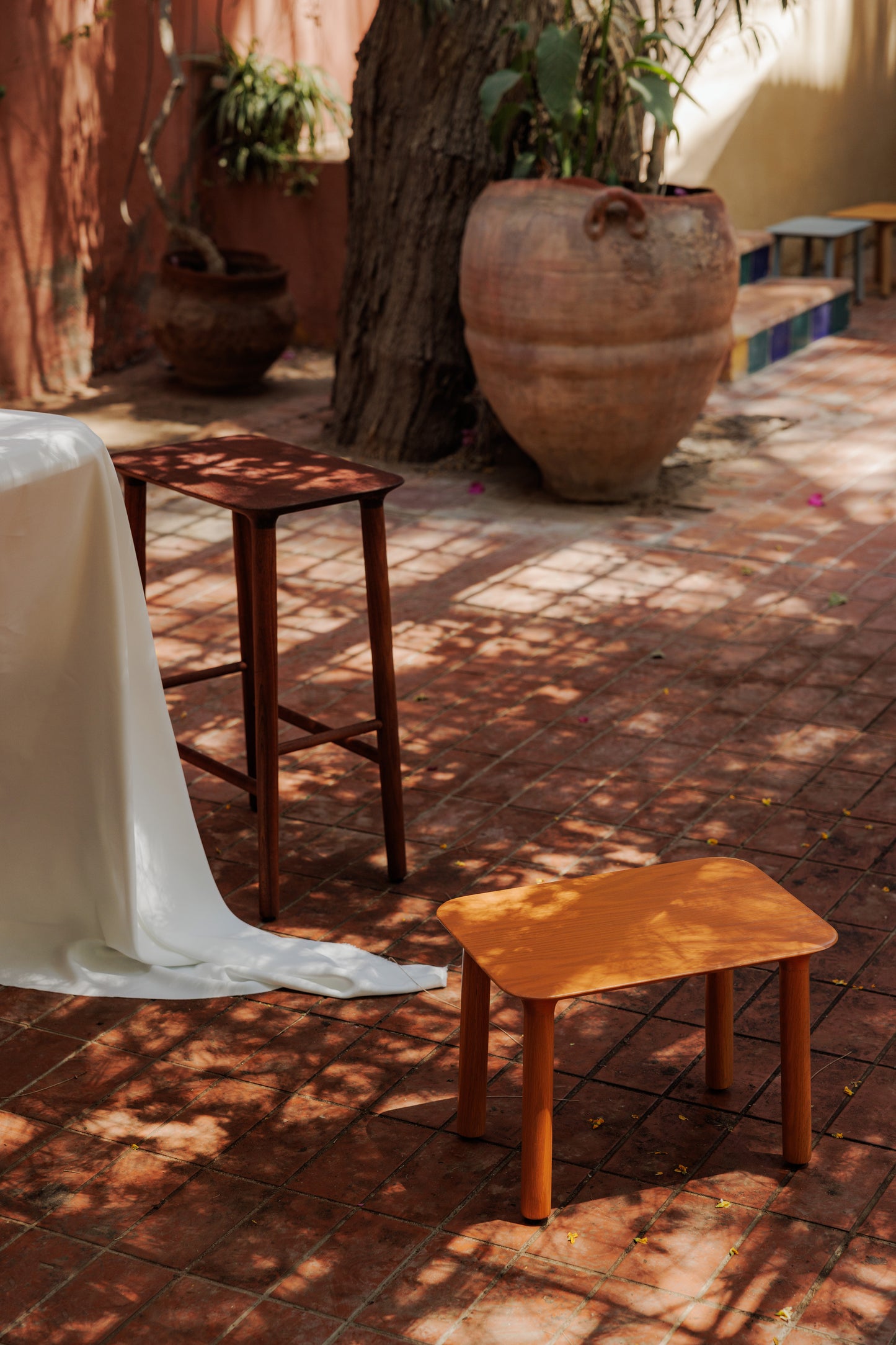 Esna - low stool