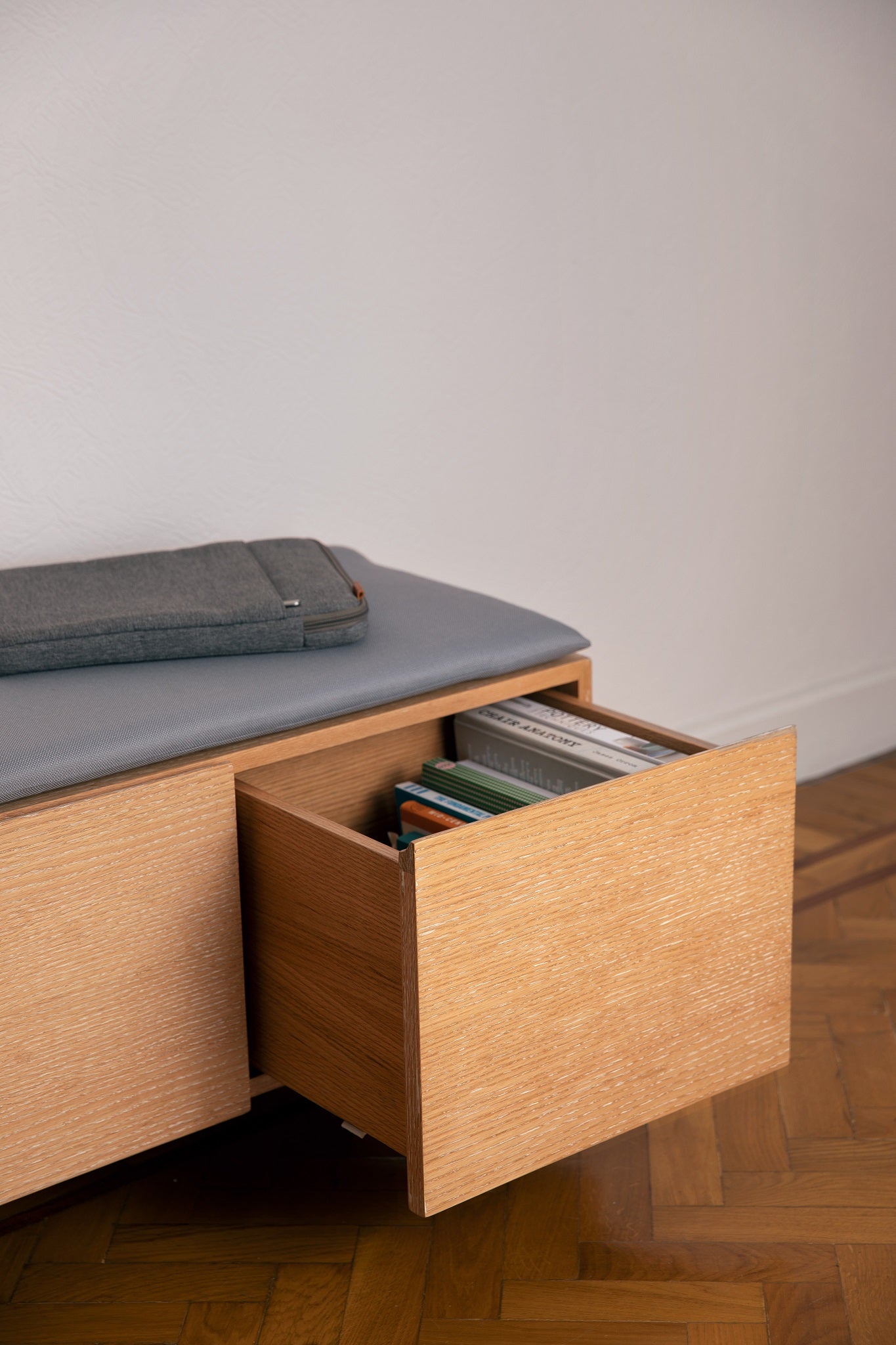 Brace – drawer unit