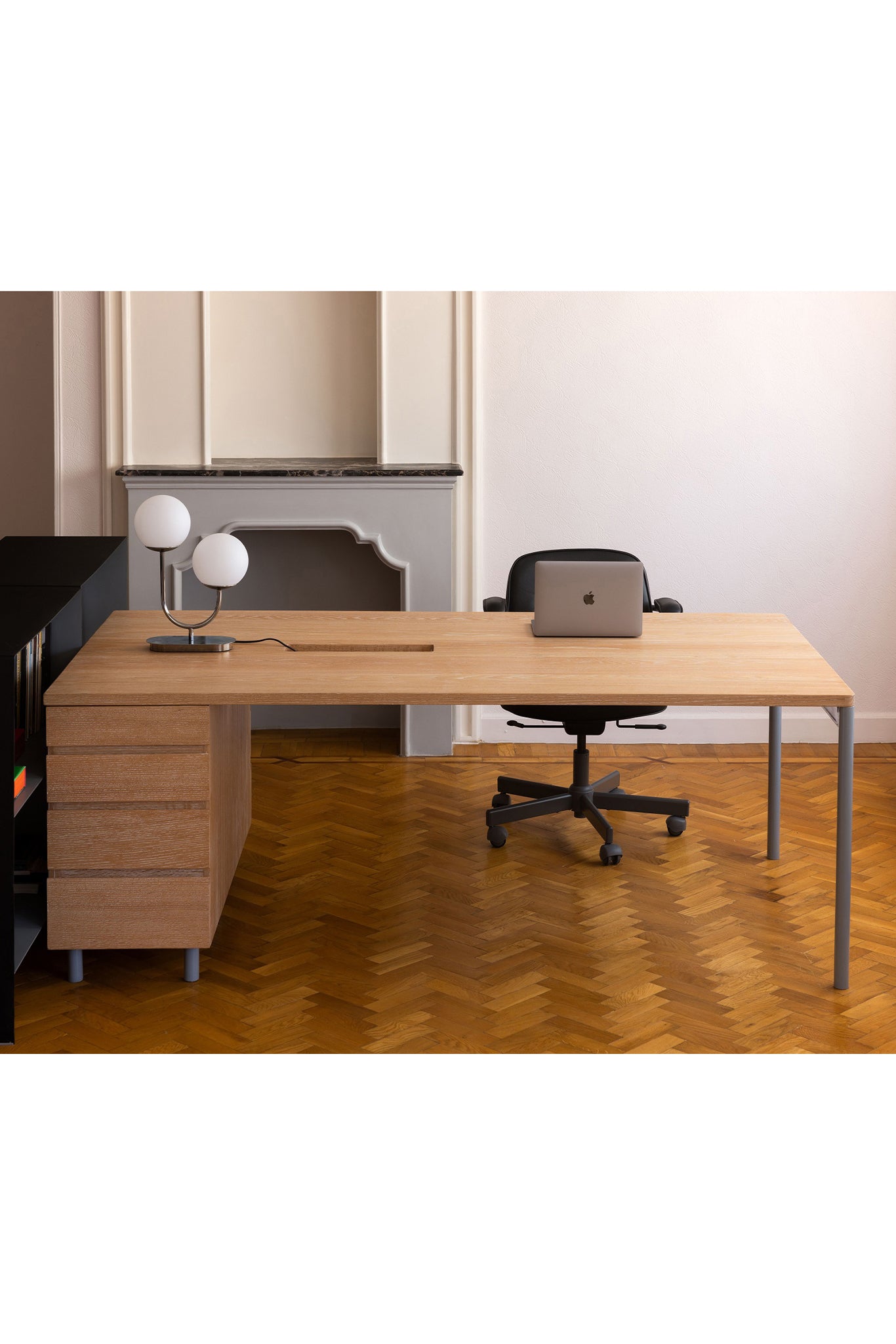 Brace – office desk